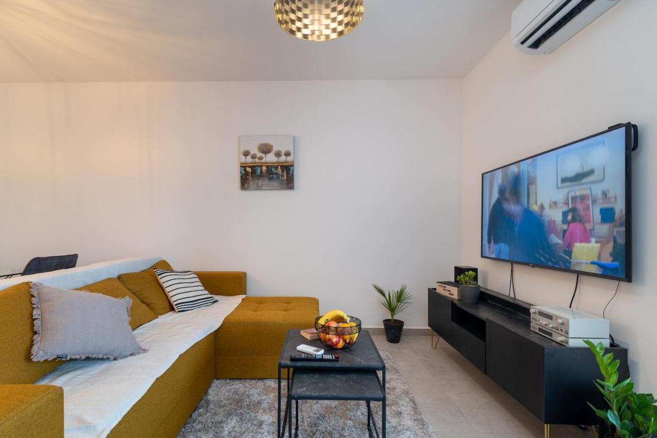 Kamarin Apartment 特罗吉尔 外观 照片