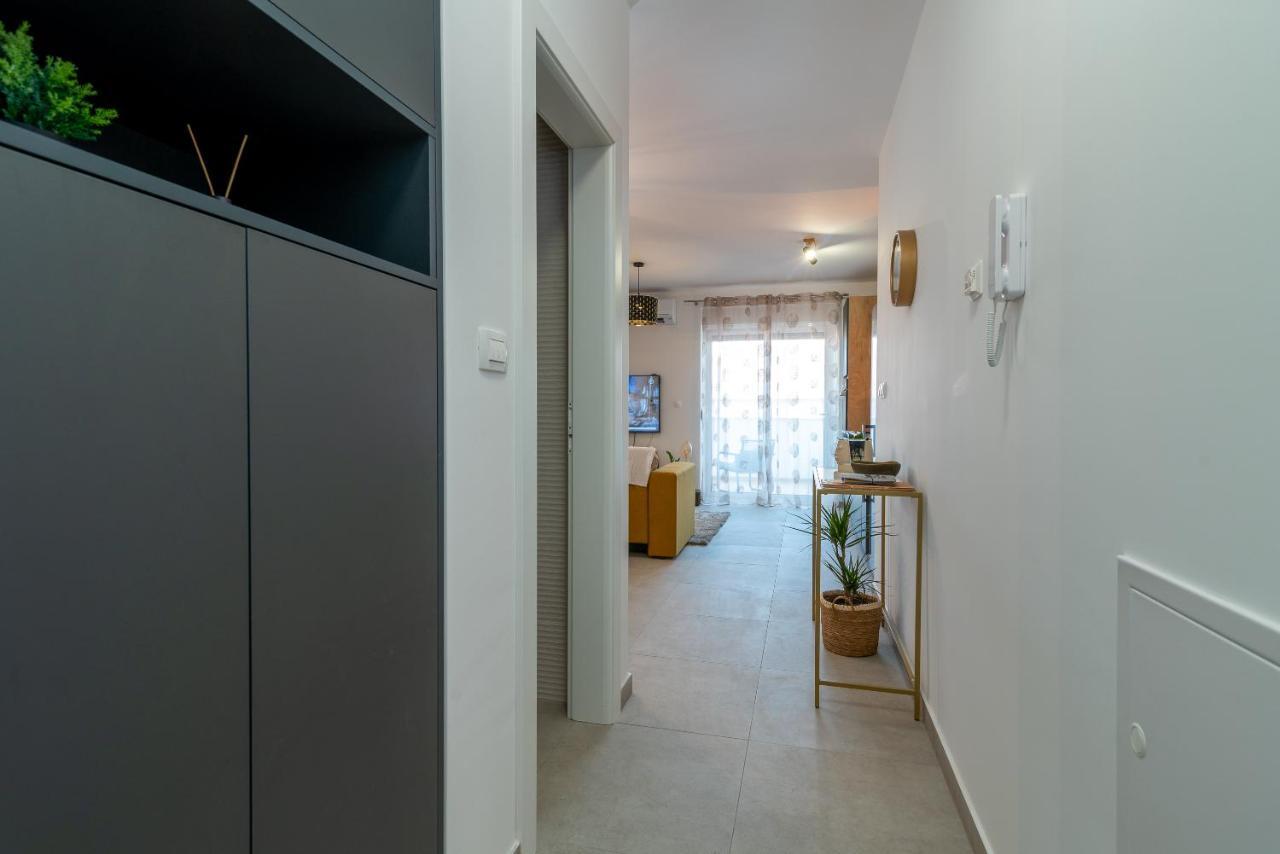 Kamarin Apartment 特罗吉尔 外观 照片