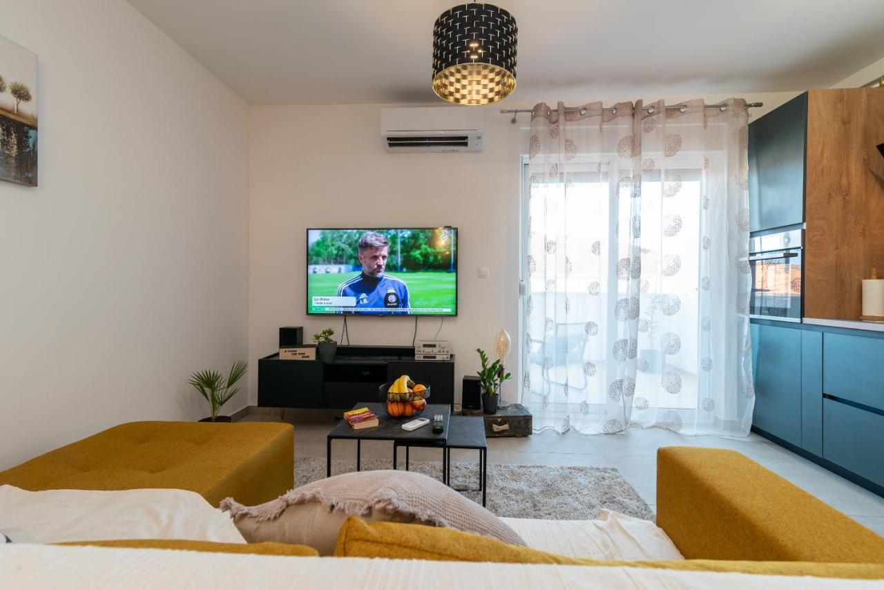 Kamarin Apartment 特罗吉尔 外观 照片
